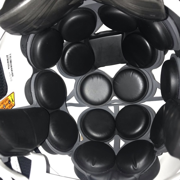 *Xenith shadow, size medium, varsity helmet - Picture 7 of 7